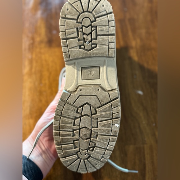 Khaki lace up boots. - Picture 3 of 4